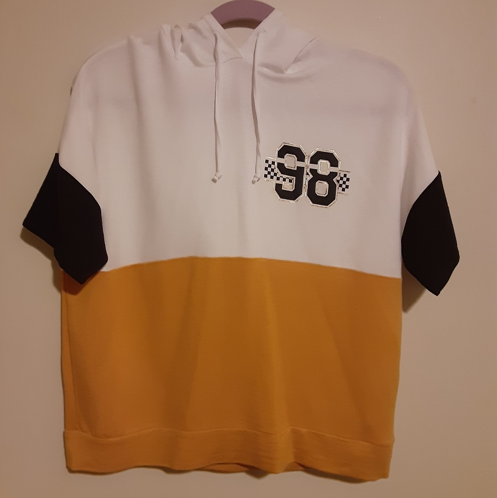 Short sleeve hoodie